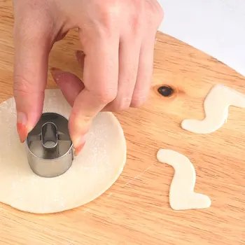 Bucătărie acasă Gargets Manual DIY Alfanumerice Biscuit Matriță din Oțel Inoxidabil sub formă de Pastă de Copt Tort Mucegai Cookie Cutter Set Imagine 3